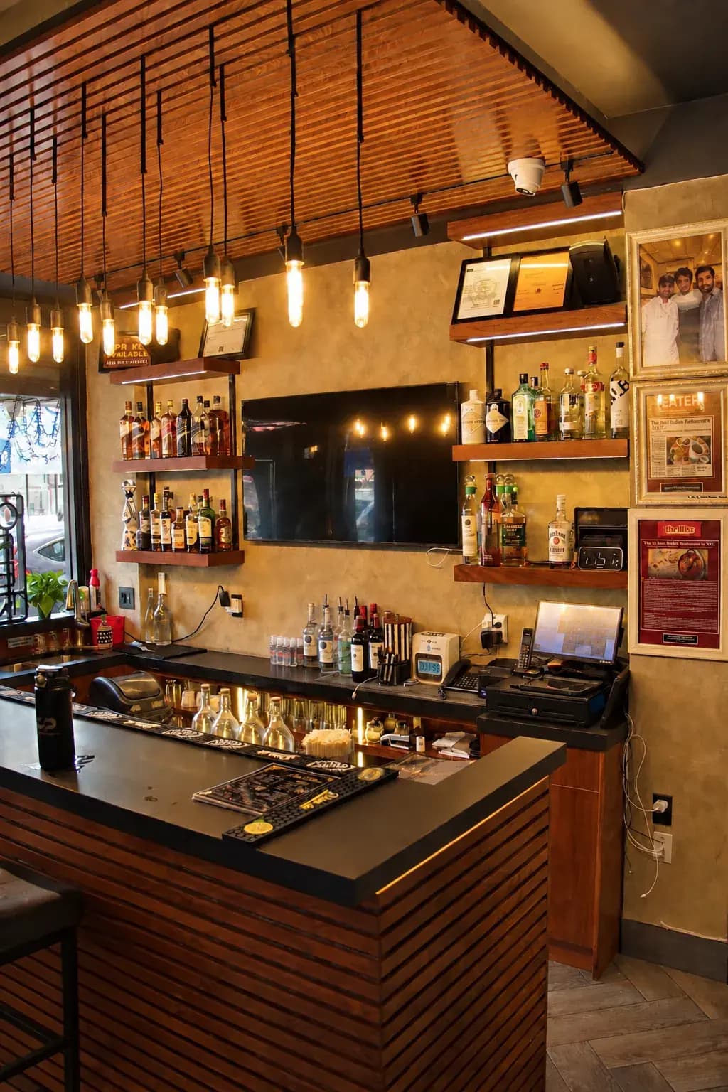 Full bar — Angel editorial collection, view larger